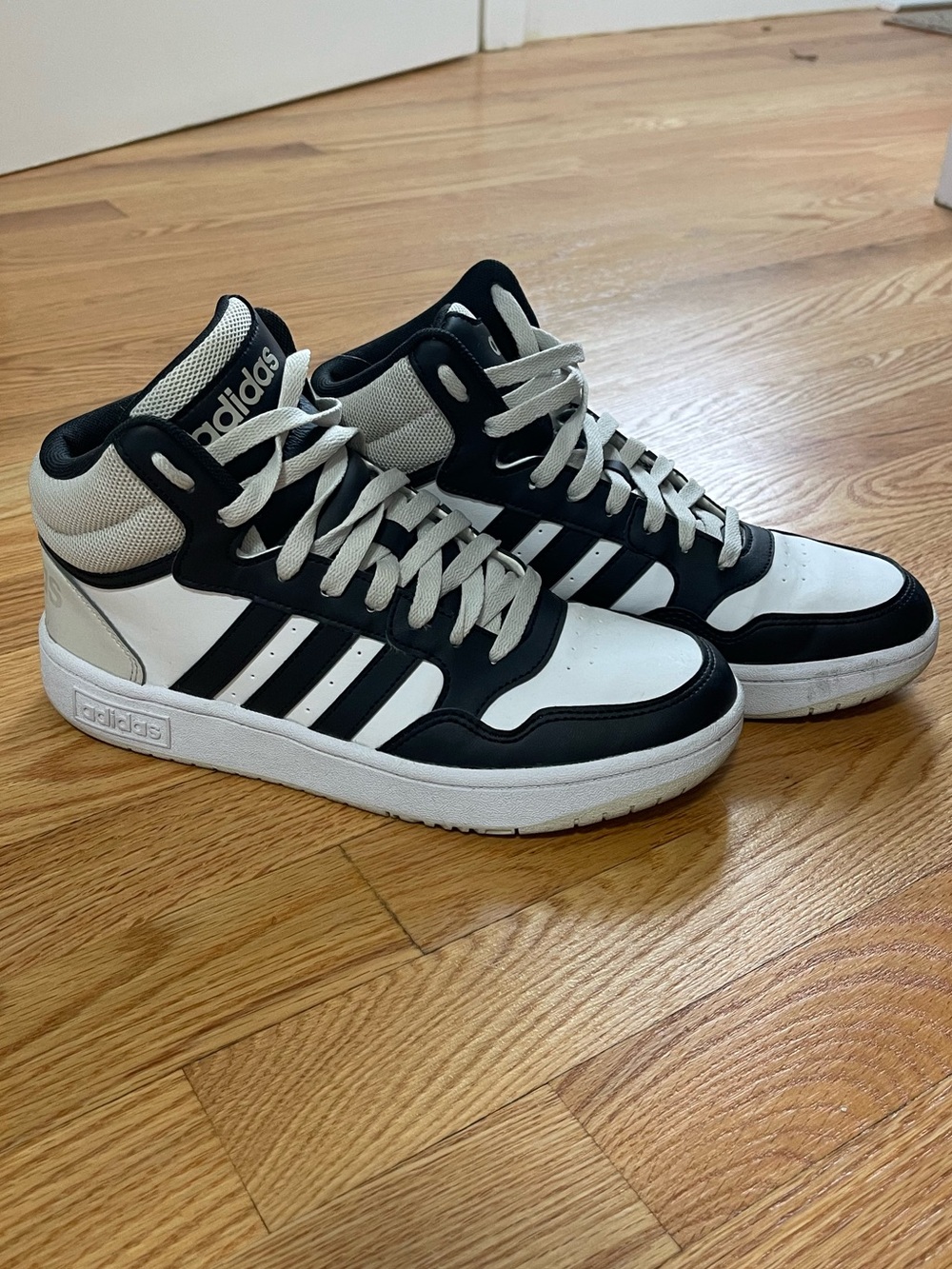 adidas Kids Size 6 High-Top Sneakers - Black/White
